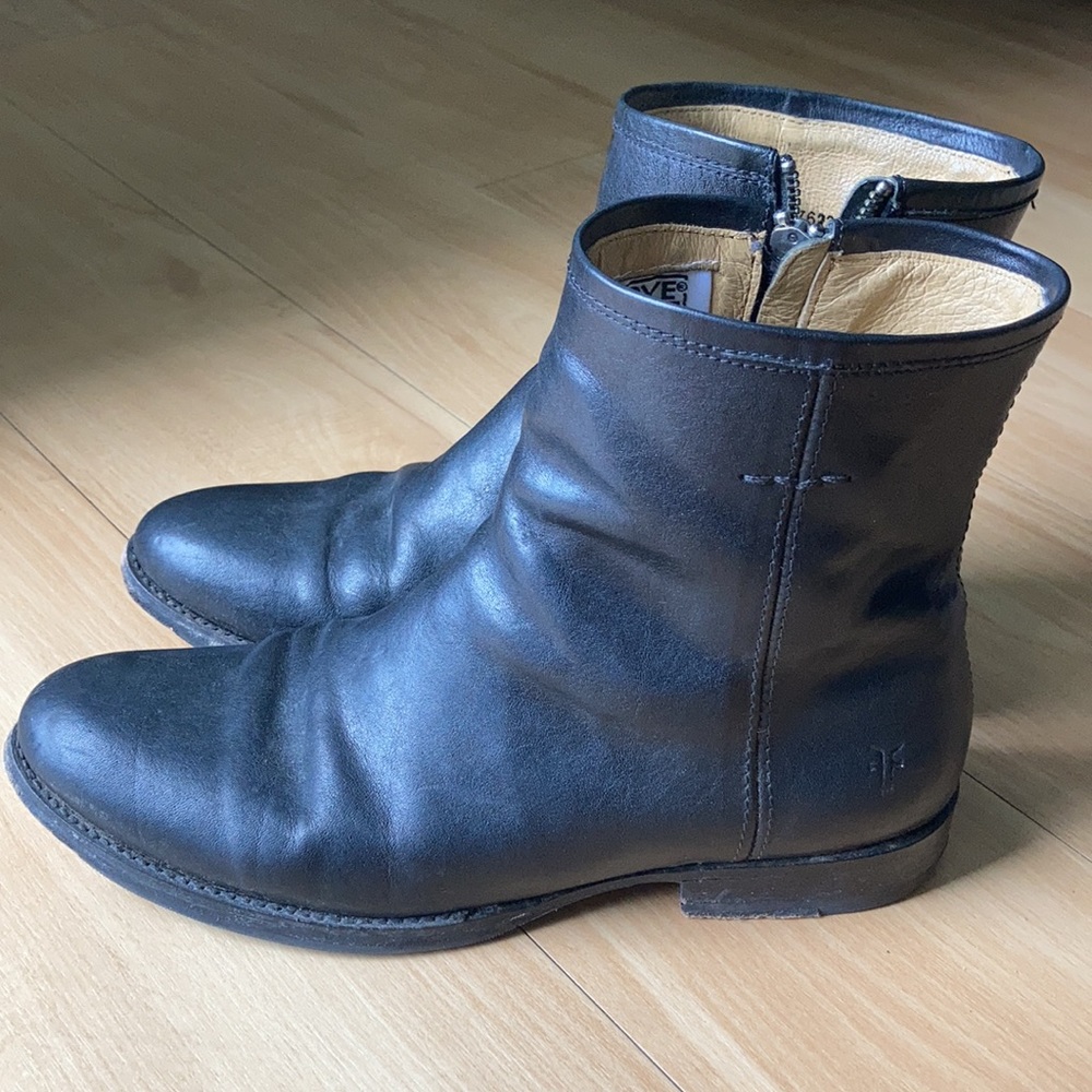 Frye Black leather boots size 9